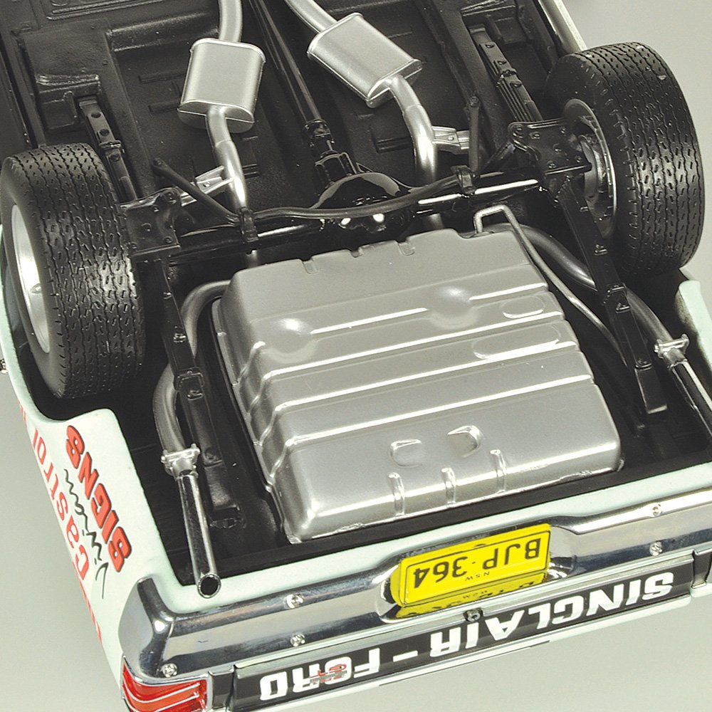 1/18 Ford XW Falcon Bathurst 1970 67E - Tony Roberts 18845