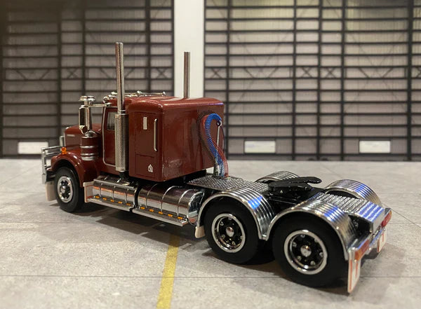 1/50 W900 Lowline Vintage Burgundy with Spiders