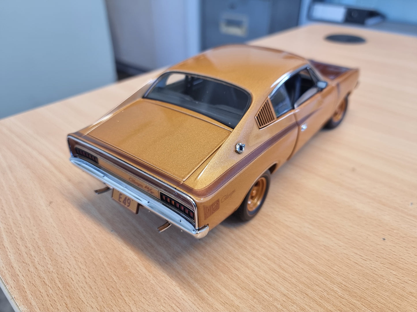 1/18 Valiant E49 50th Anniversary Gold Livery Charger