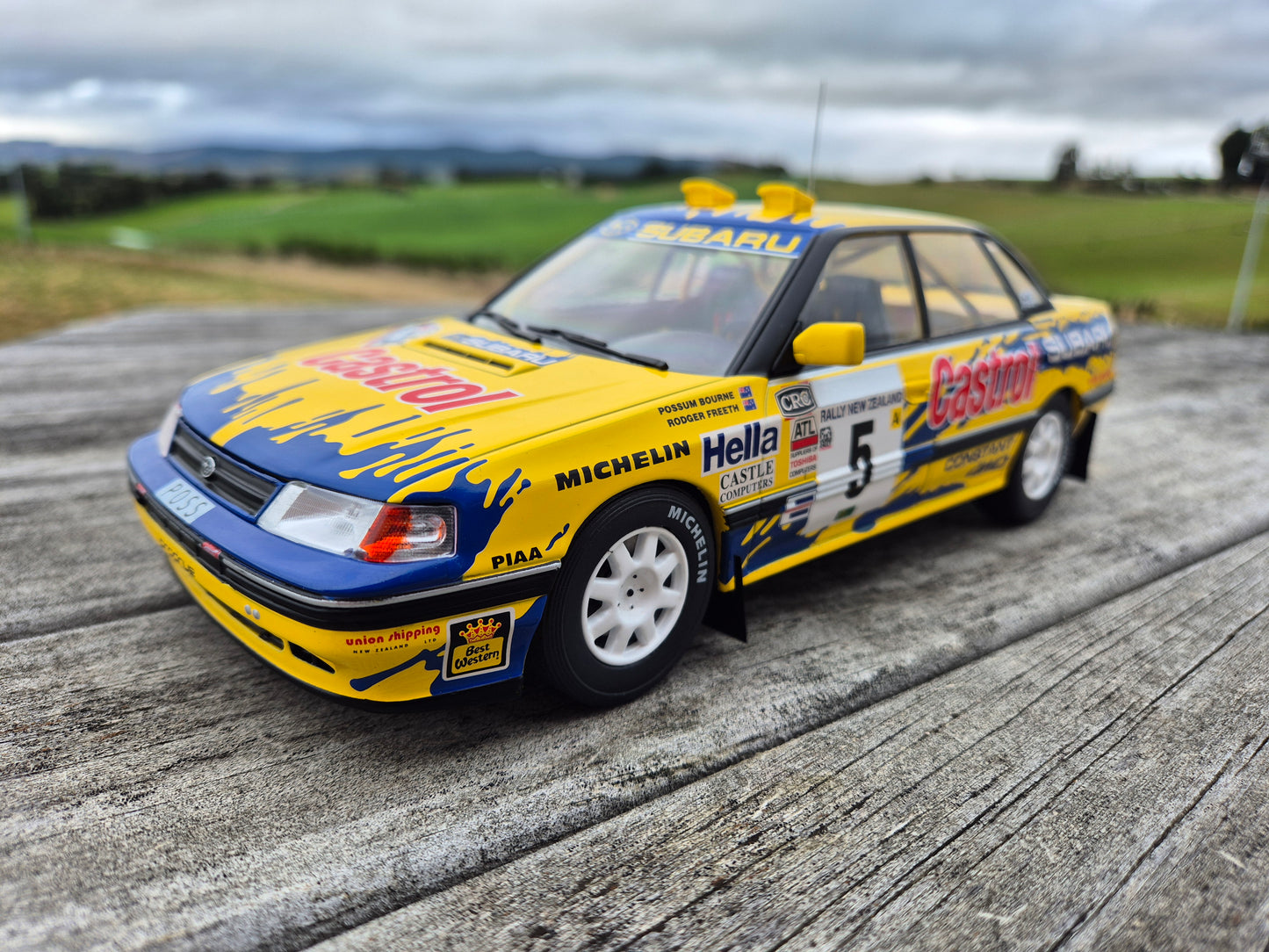 1/18 Subaru Legacy RS - Possum Borne 1992 Rally NZ