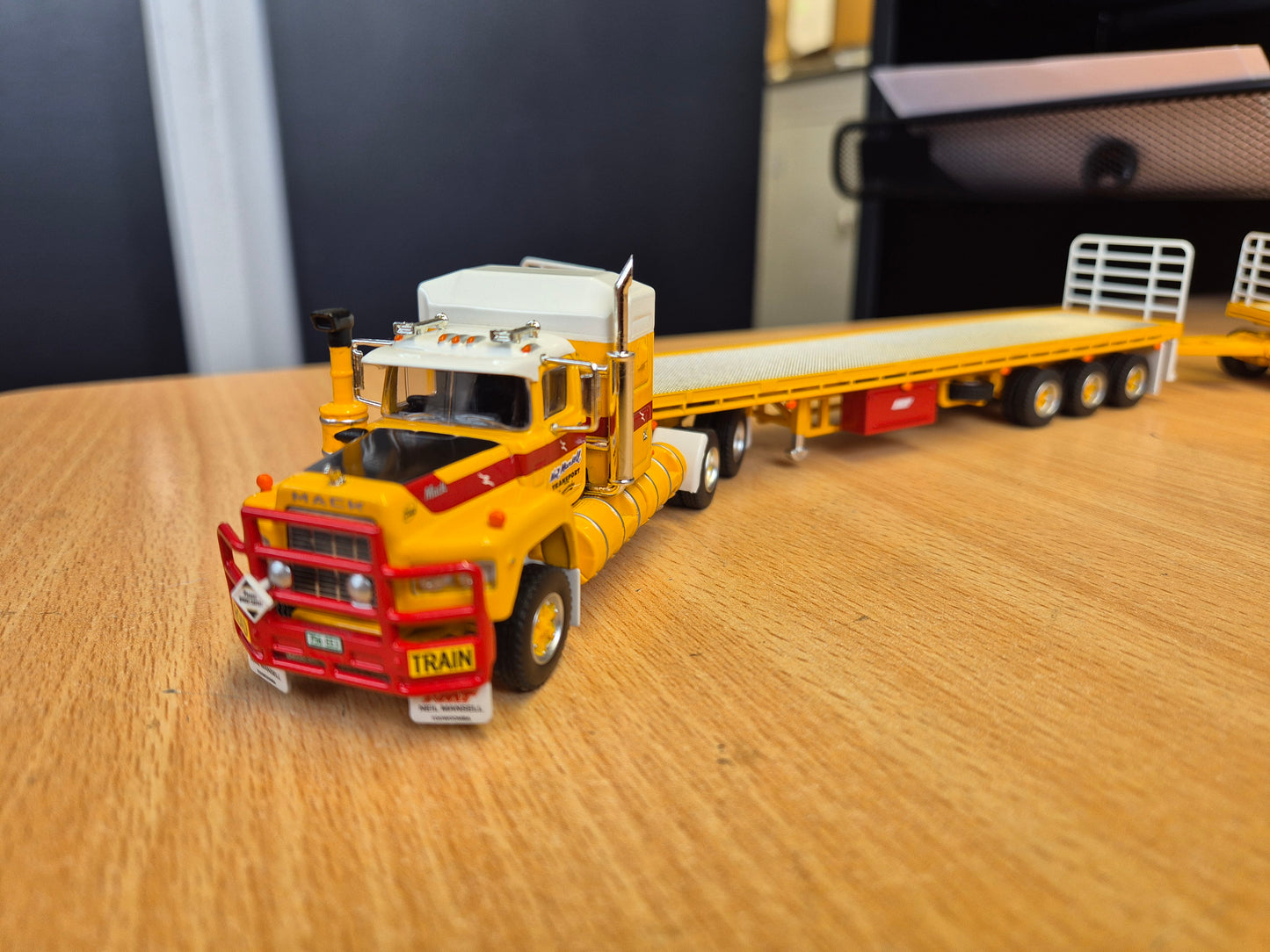 1/64 Neil Mansell Transport road train, Prime mover, Dolly and two trailers