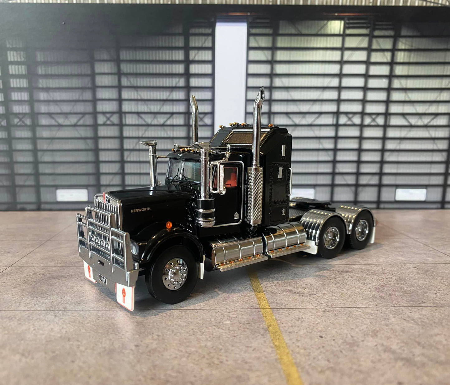 1/50 W900 Black