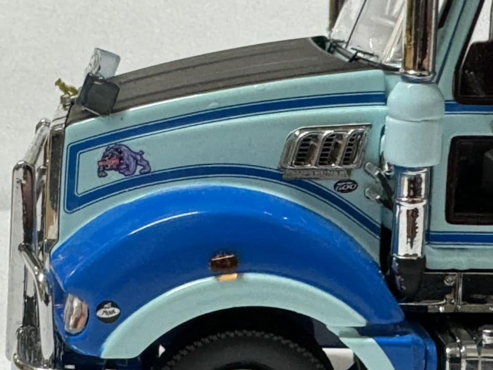 1/50 Mack Super Liner Late Edition Light Blue