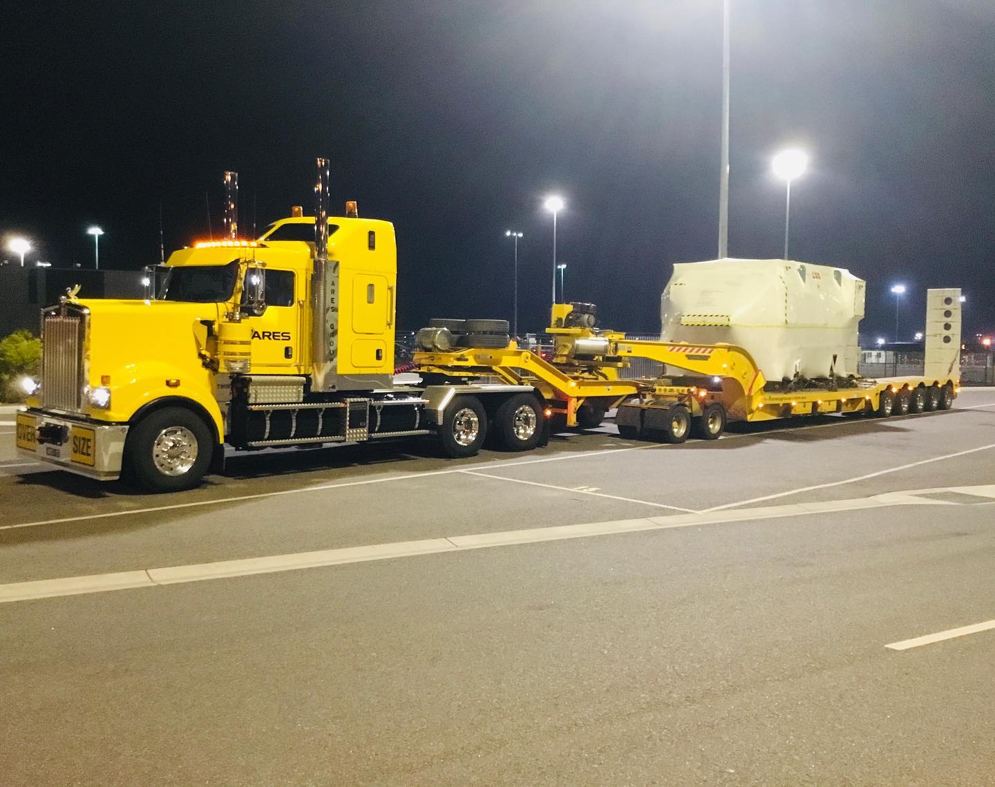 1/50 Kenworth T909 ARES