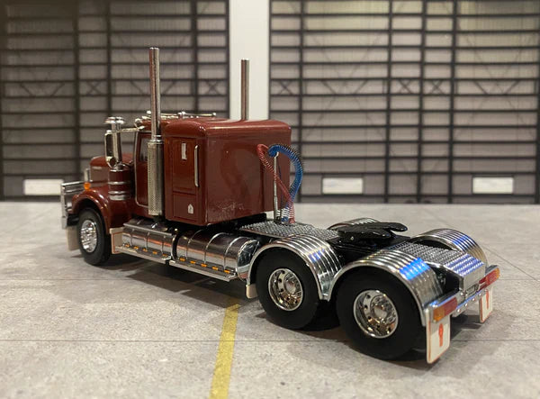 1/50 W900 Lowline Vintage Burgundy with Alloys