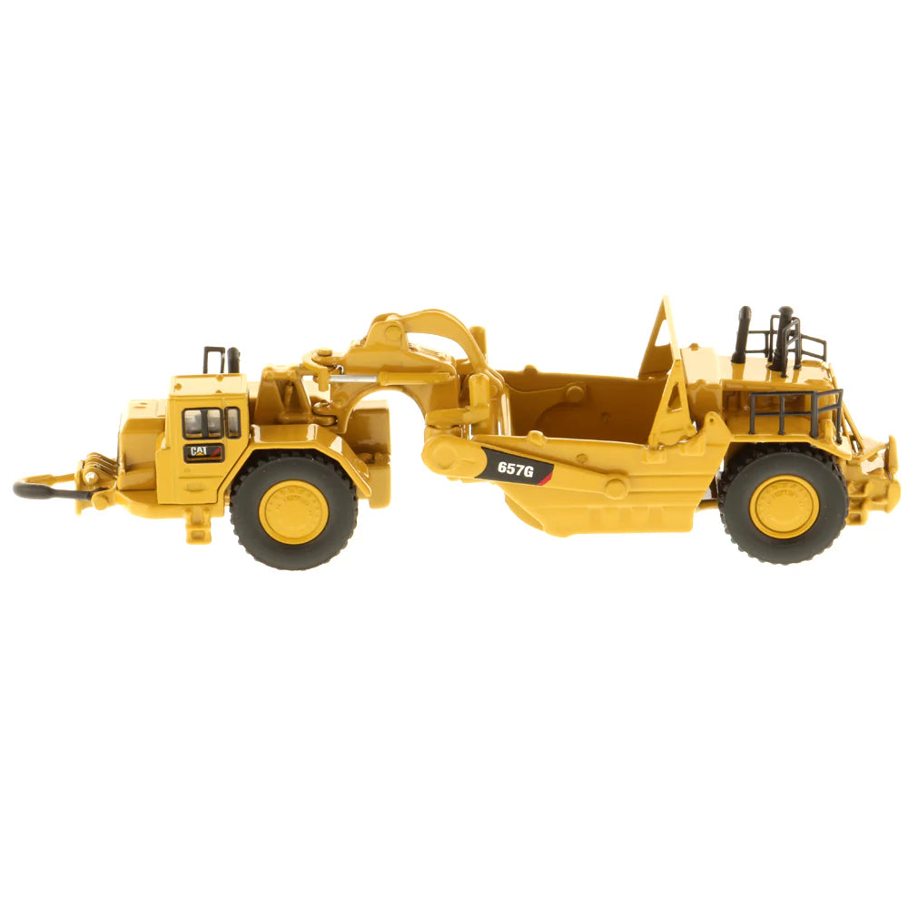 1/125 Cat 657G Tractor Scraper