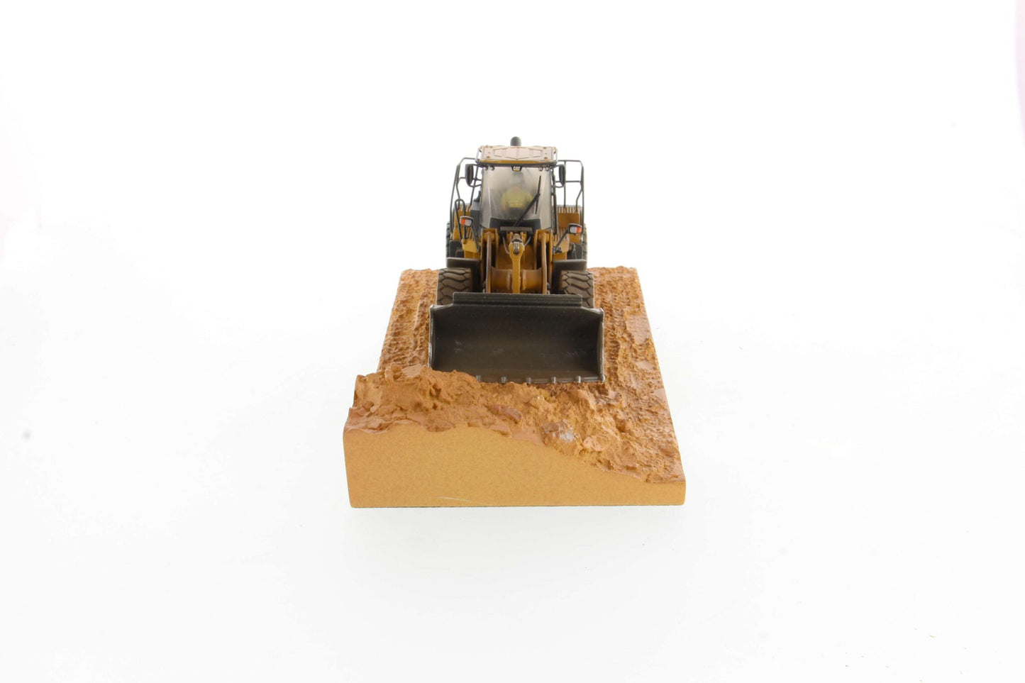 1/50 Cat Weathered 966M Wheel Loader