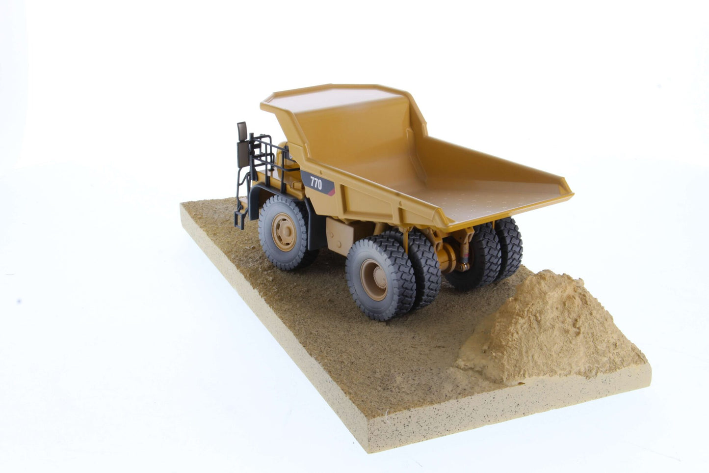 1/50 Cat Weathered 770 Off-Highway Road Truck