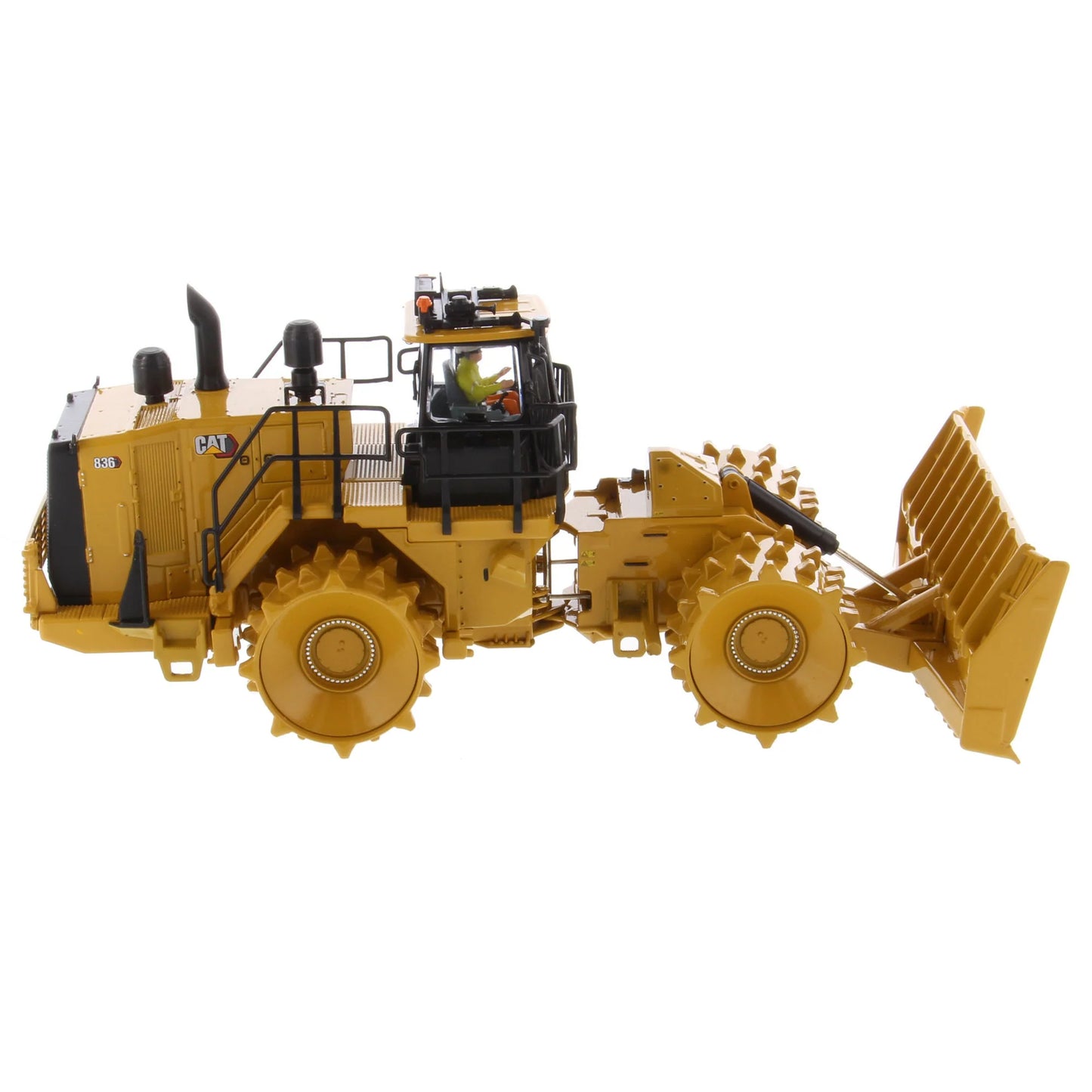 1/50 Cat 863 Landfill Compactor