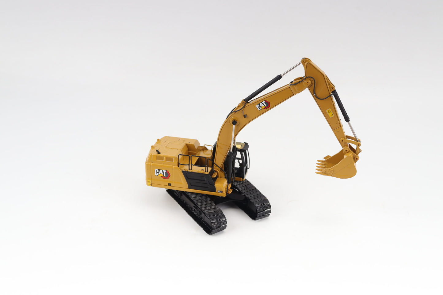 1/50 Cat 352 Next Gen Excavator High Line Series