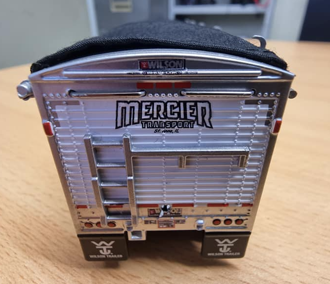 1/64 Mercier Mack pinnacle day cab w/minimizer parts and wilson grain traier