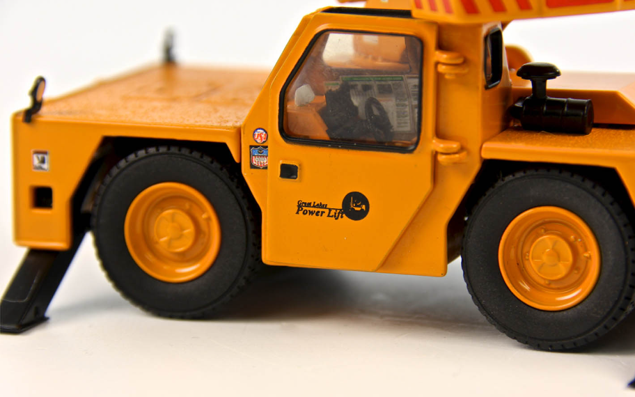 1/50 Shuttlelift 5540F Carrydeck Crane - Great Lakes
