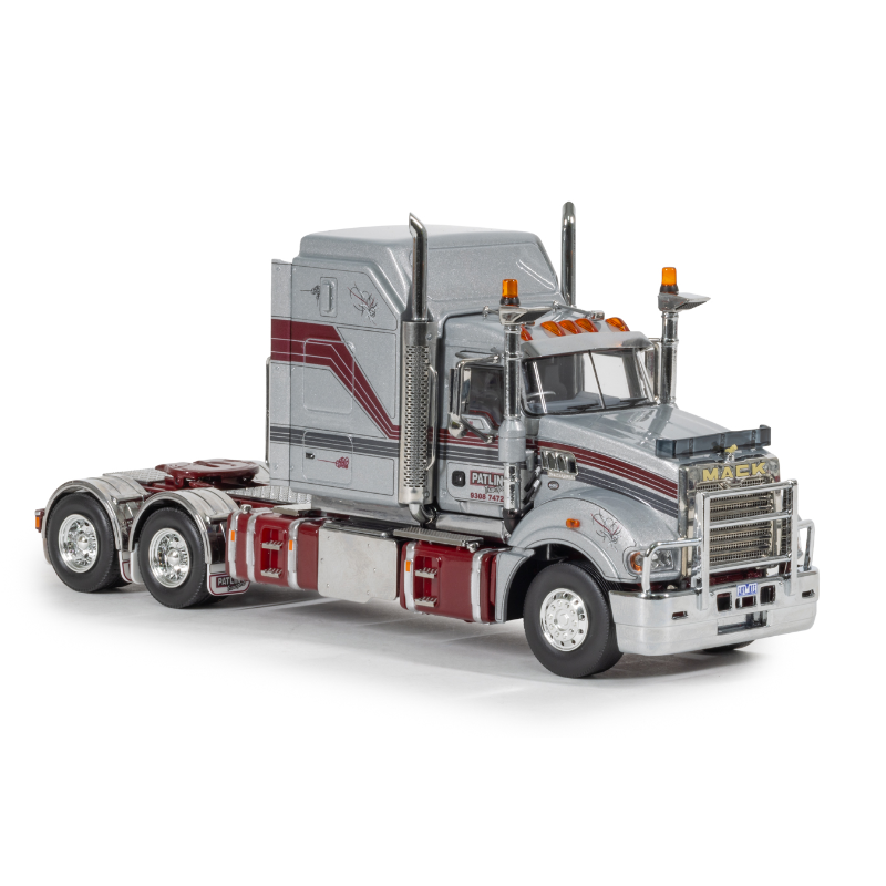 1/50 Mack Super Liner Late Edition Patlin