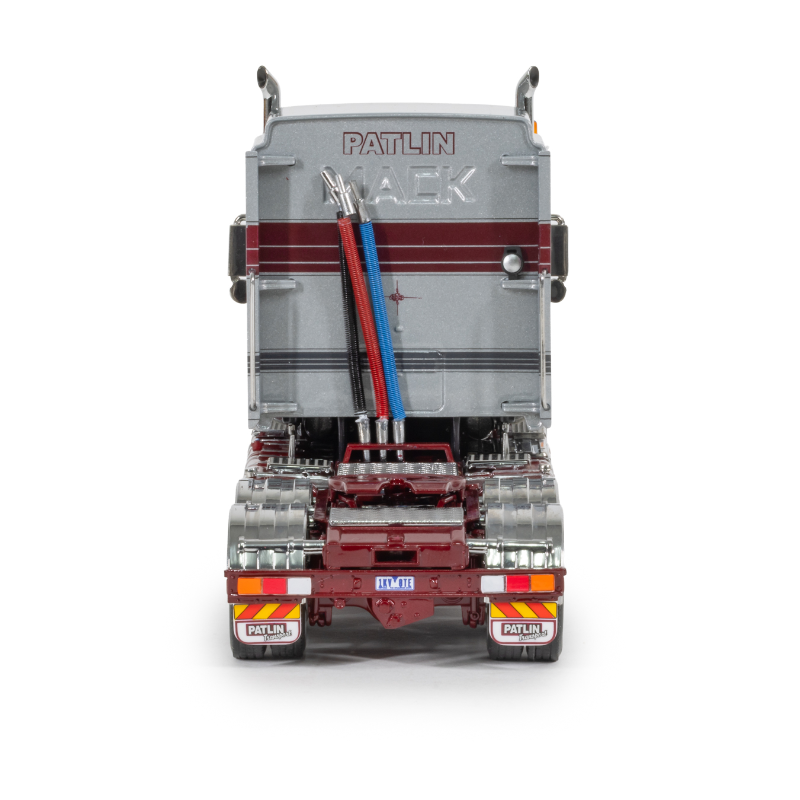 1/50 Mack Super Liner Late Edition Patlin