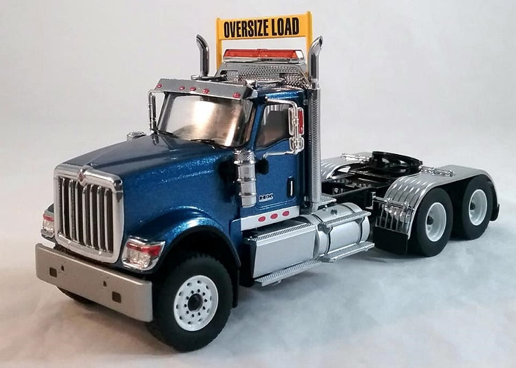 1/50 International HX520 Tandem Tractor Blue 71004