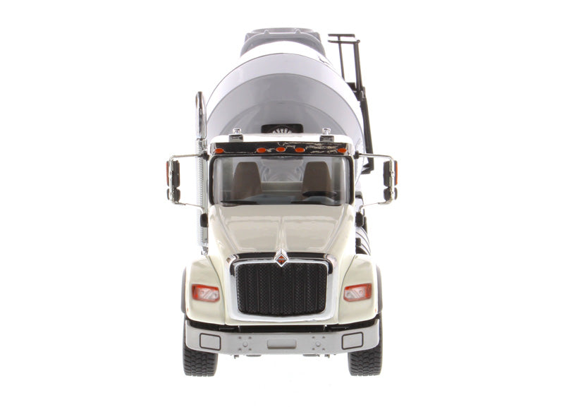 1/50 International HX615 White Concrete Mixer 71014