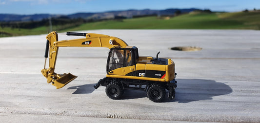 1/87 Cat m318D Wheel Excavator