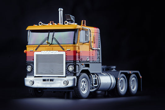 1/50 Mack Cruiseliner    (Resin not diecast)