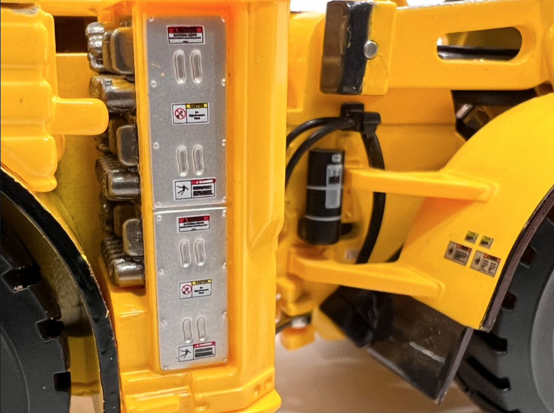 1/50 Komatsu WX22 Loader