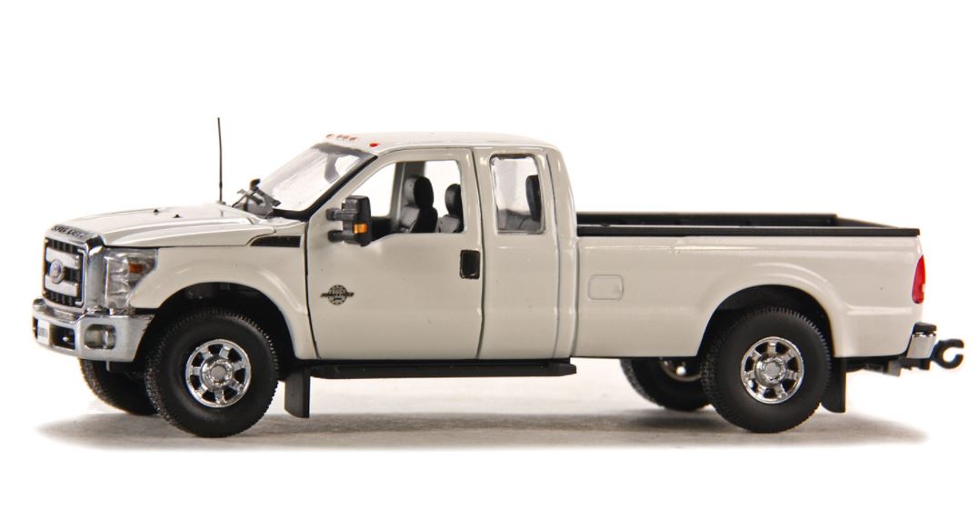 1/50 Ford F250 Pickup truck super cab - White/Chrome