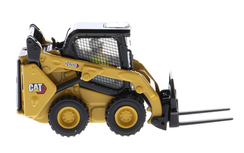 1/50 Cat 242D3