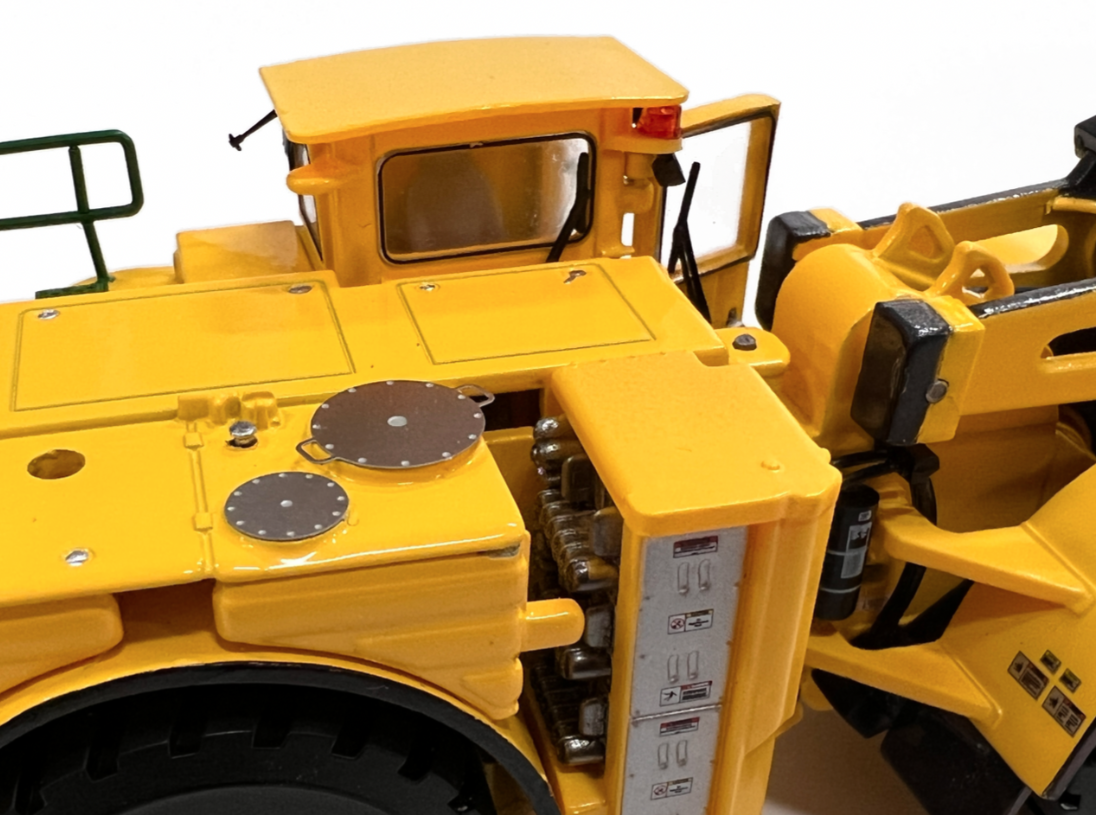 1/50 Komatsu WX22 Loader