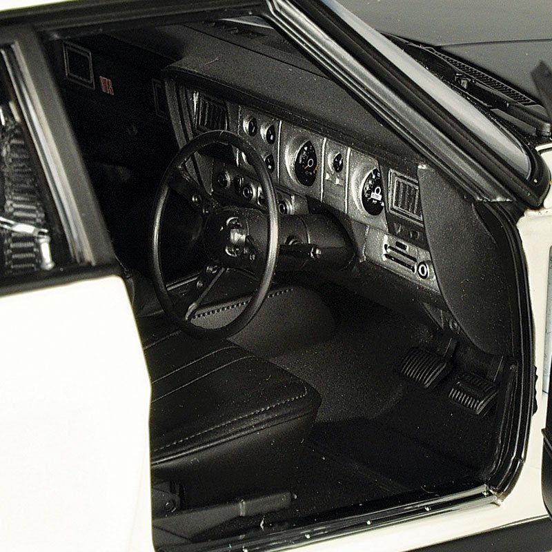 1/18 Holden HX Monaro GTS Sedan Cotillion White (308ci Engine)
