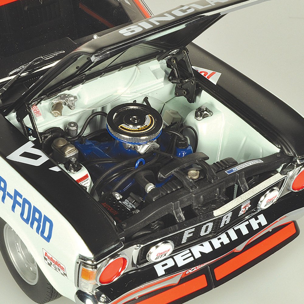 1/18 Ford XW Falcon Bathurst 1970 67E - Tony Roberts 18845
