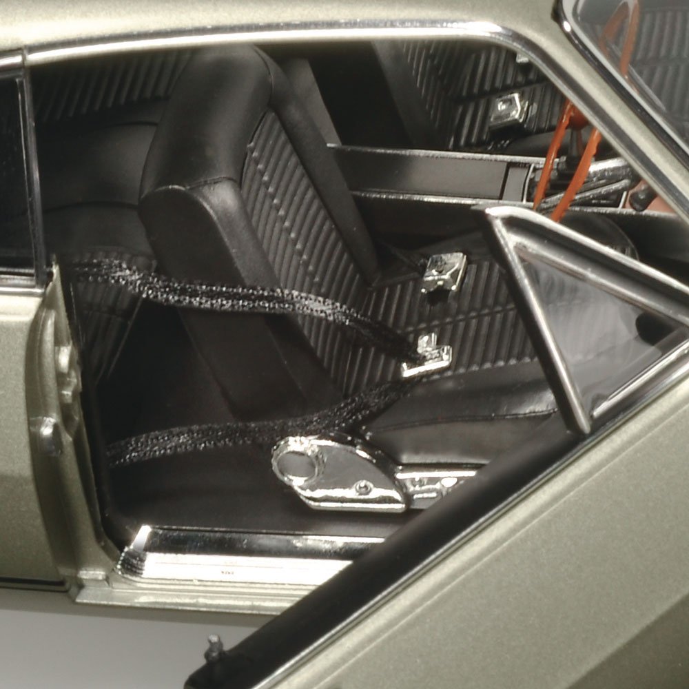 1/18 Holden HK Monaro - Silver Mink