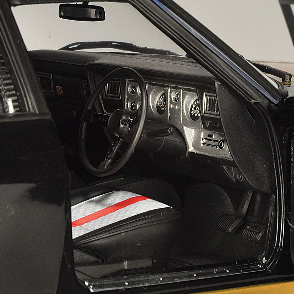1/18 Holden HX Monaro - Tuxedo Black 18860