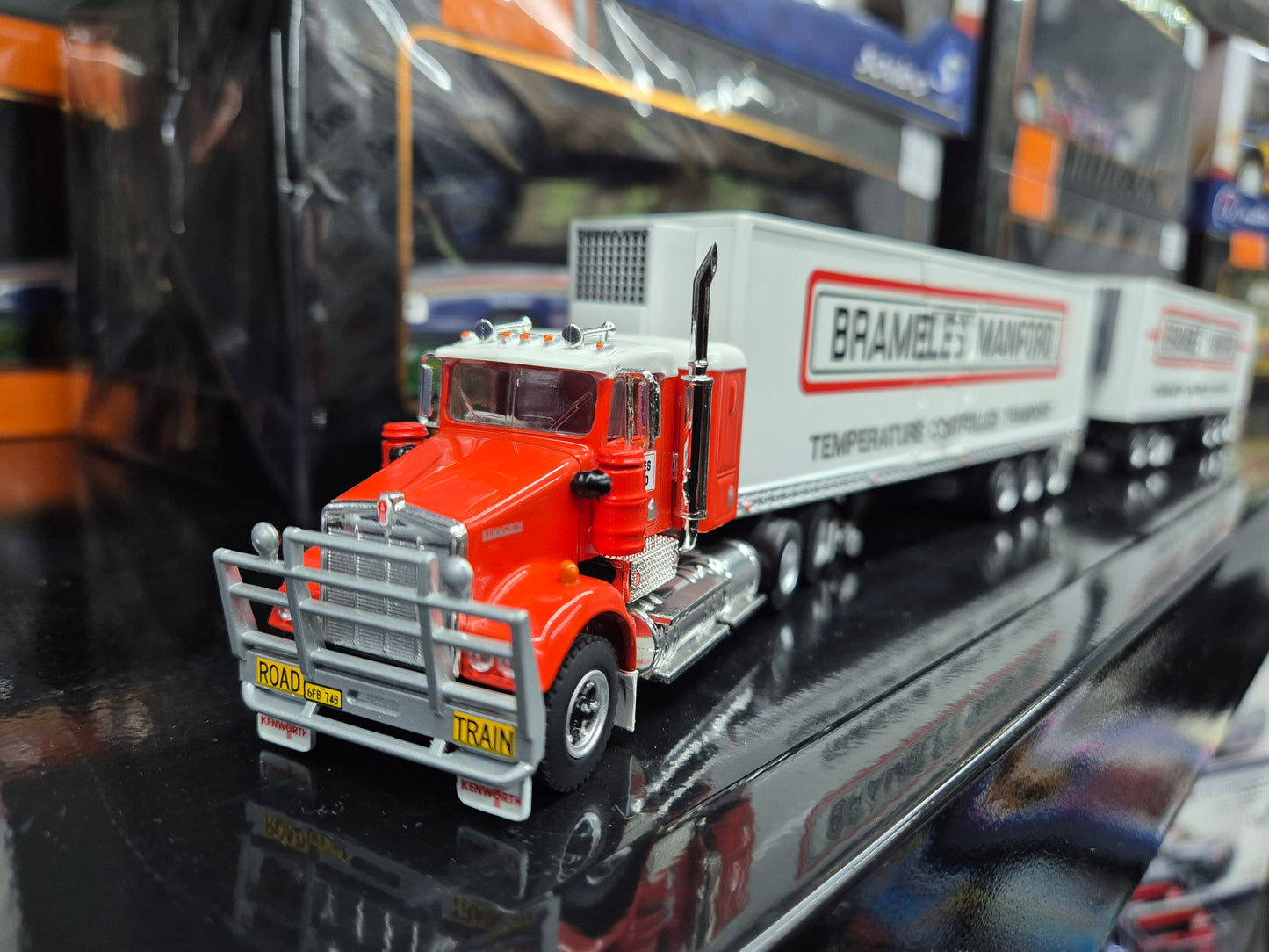 1/64 Brambles road train, Prime mover, Dolly and two trailers