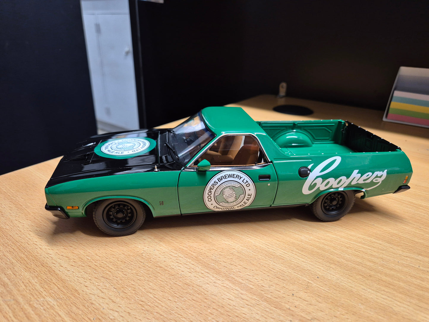 1/18 Ford XC Utility - Coopers