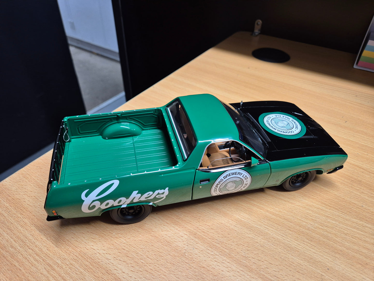 1/18 Ford XC Utility - Coopers