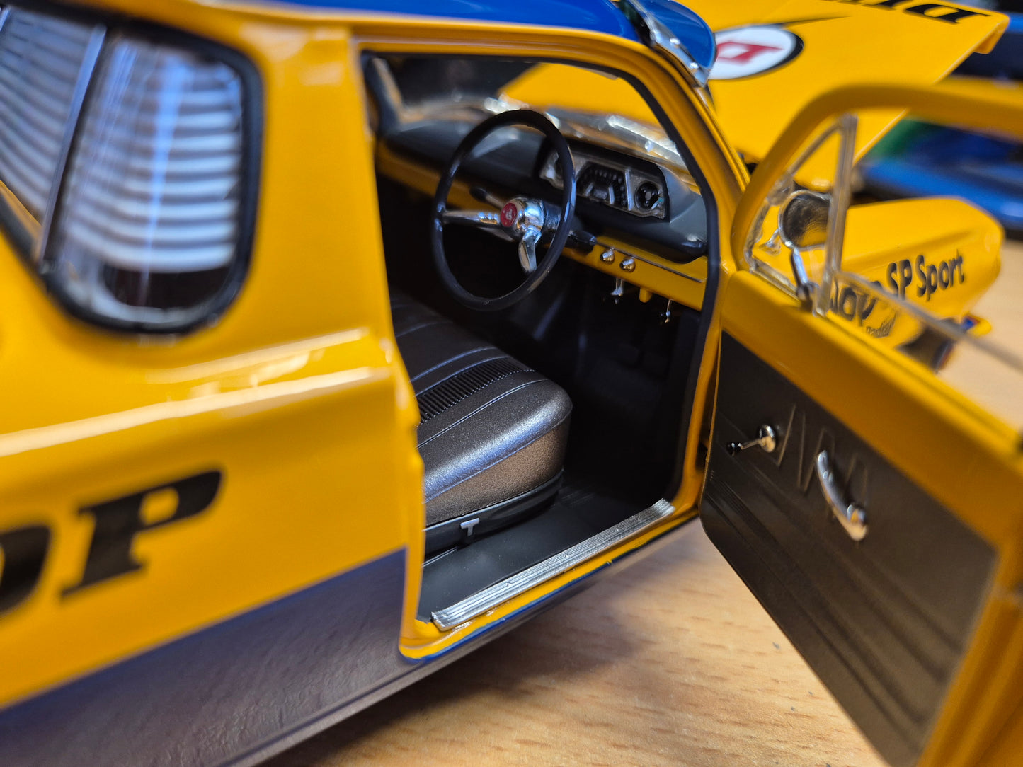 1/18 Holden EH Utility Dunlop - Radial Collection no1