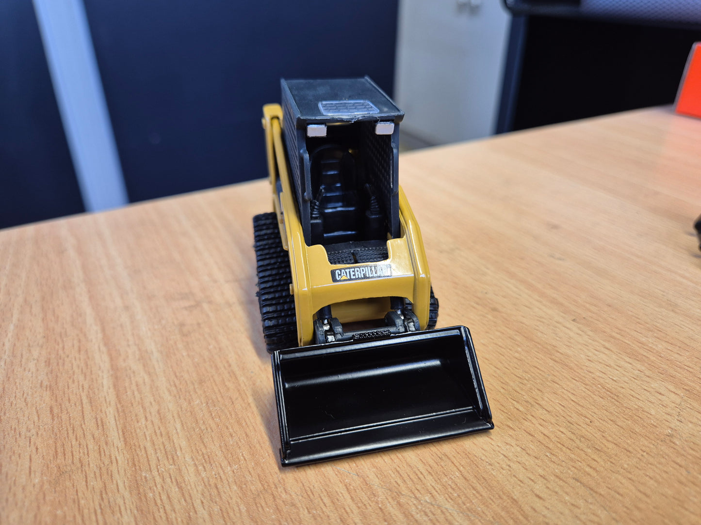 1/32 Cat 247B2 Skid Steer 55102
