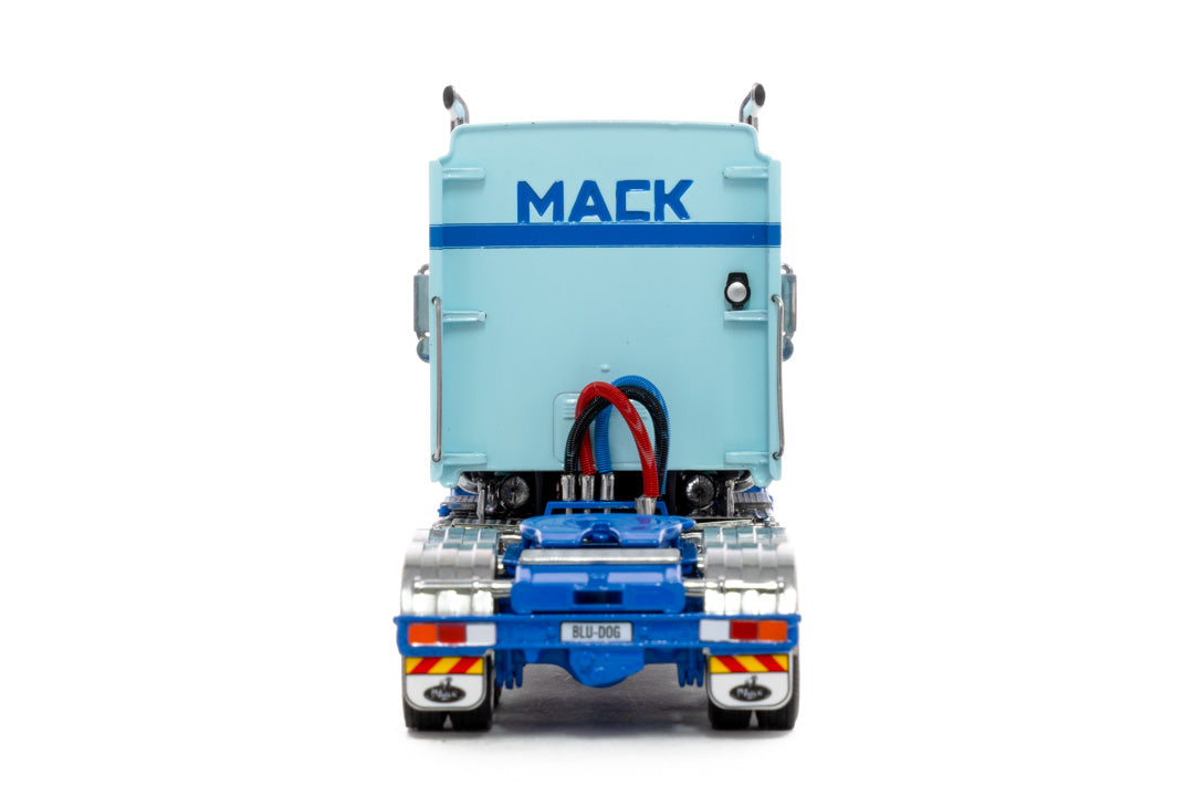 1/50 Mack Super Liner Late Edition Light Blue