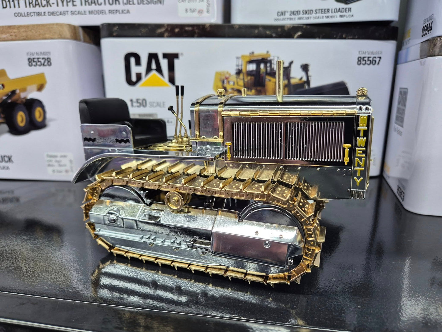 1/16 Cat Twenty Tractor 100th Anniversary Edition