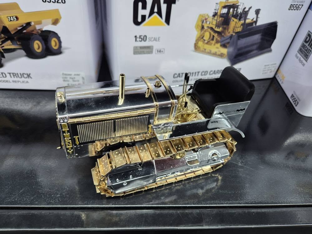 1/16 Cat Twenty Tractor 100th Anniversary Edition