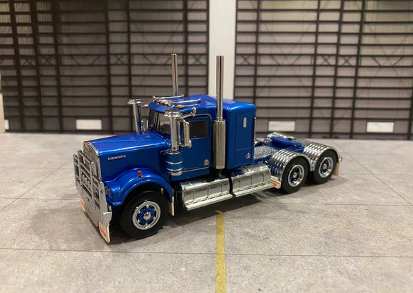 1/50 W900 Lowline Metallic Blue with Spiders