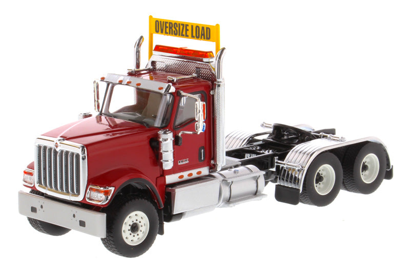 1/50 International HX520 Tandem Tractor Red 71002