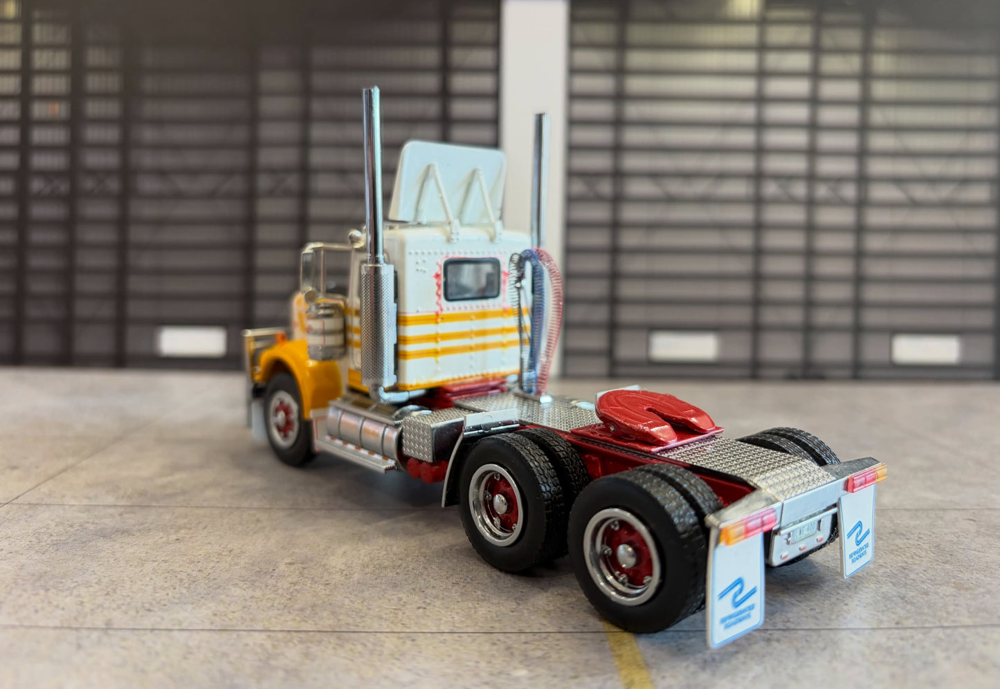 1/50 W900 Refrigerated Roadways