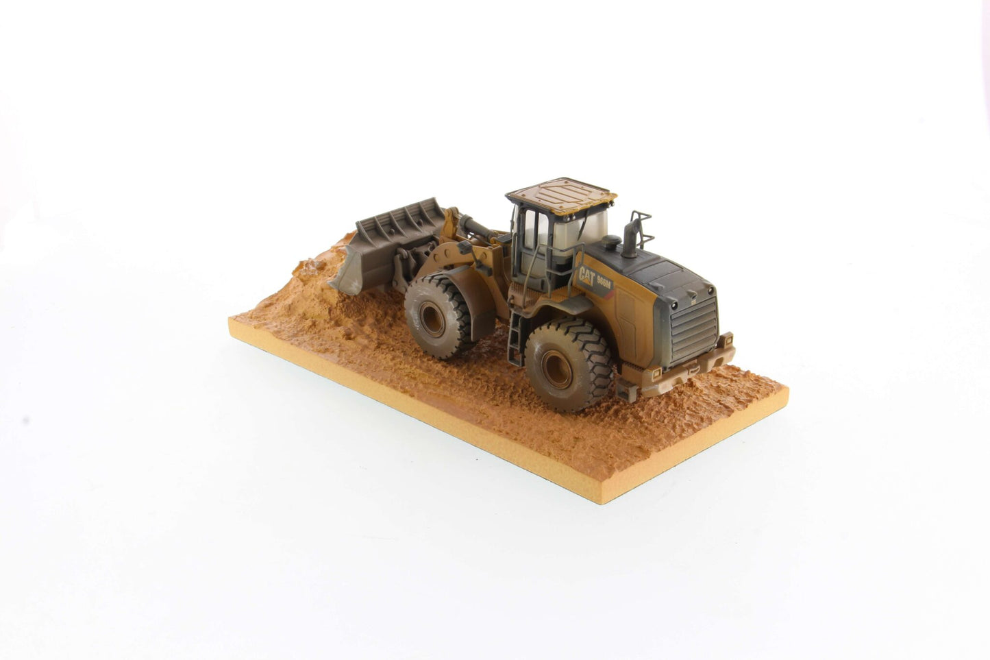 1/50 Cat Weathered 966M Wheel Loader