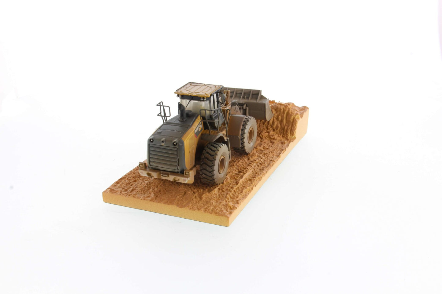 1/50 Cat Weathered 966M Wheel Loader