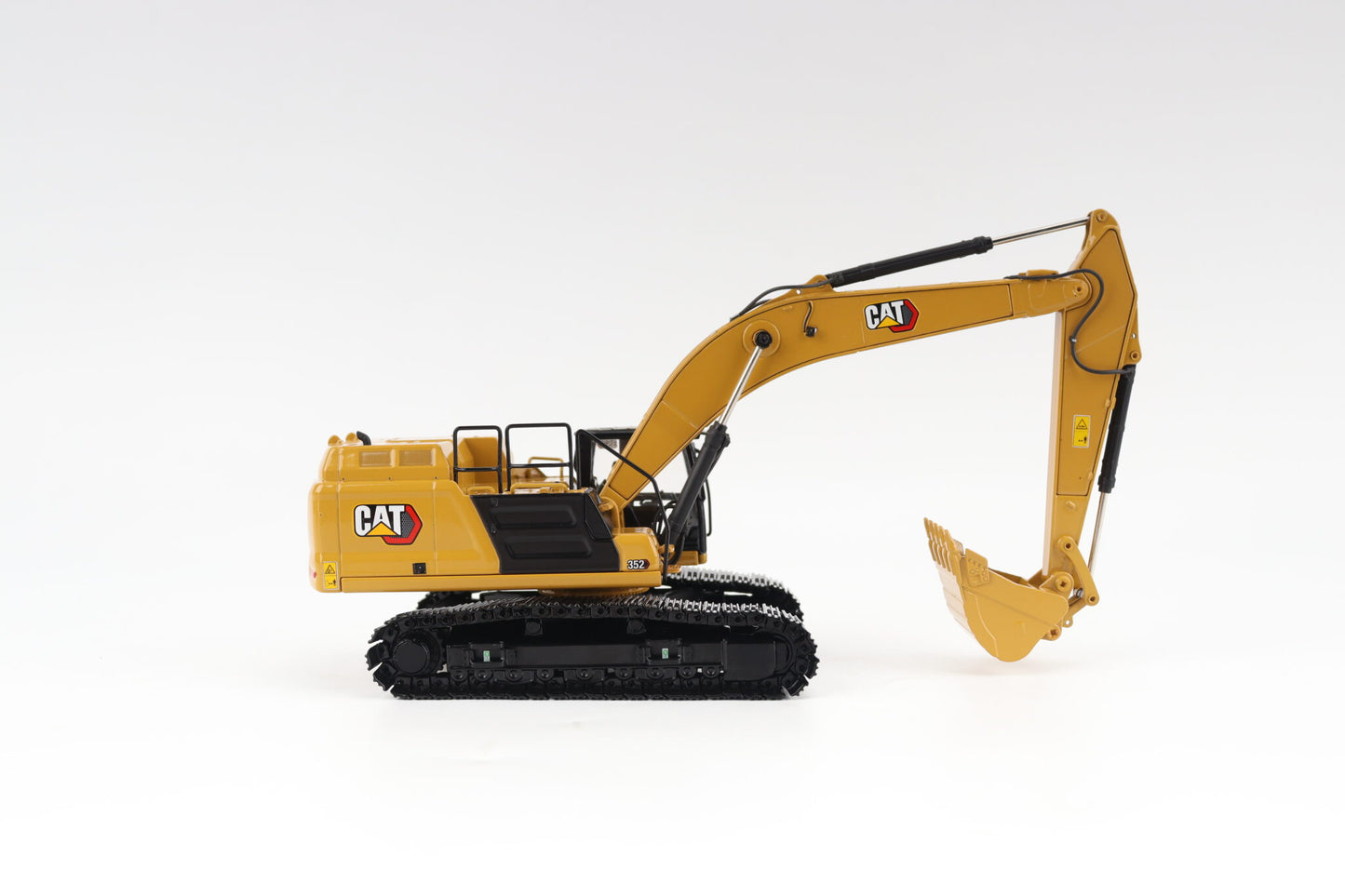 1/50 Cat 352 Next Gen Excavator High Line Series