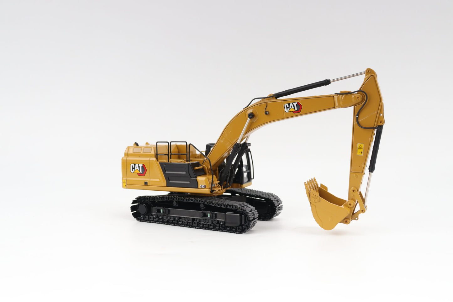 1/50 Cat 352 Next Gen Excavator High Line Series