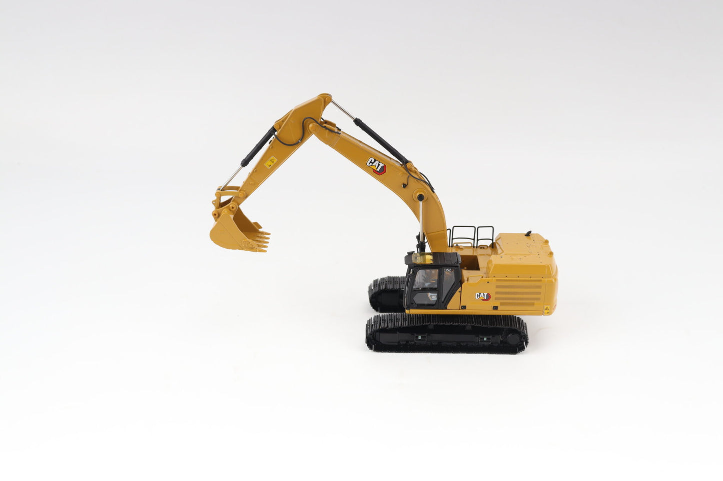 1/50 Cat 352 Next Gen Excavator High Line Series