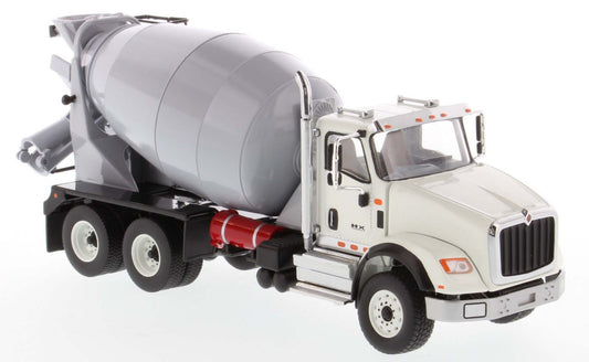 1/50 International HX615 White Concrete Mixer 71014