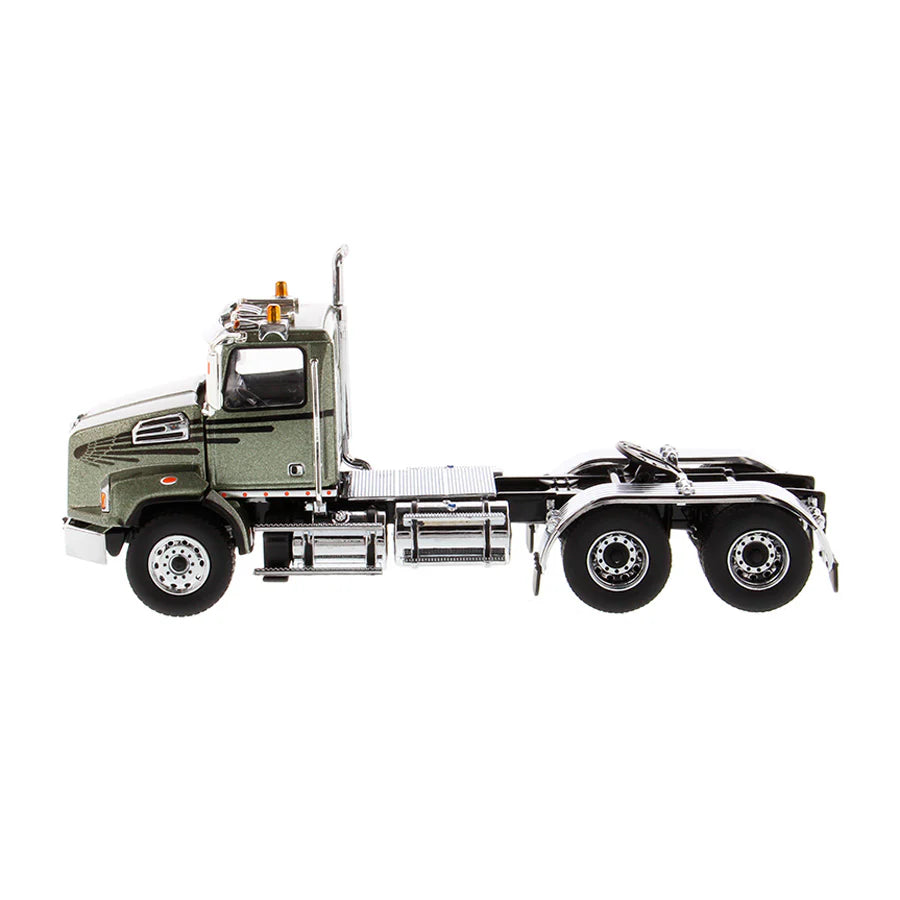 1/50 Western Star 4700 SF Tandem Green 71038