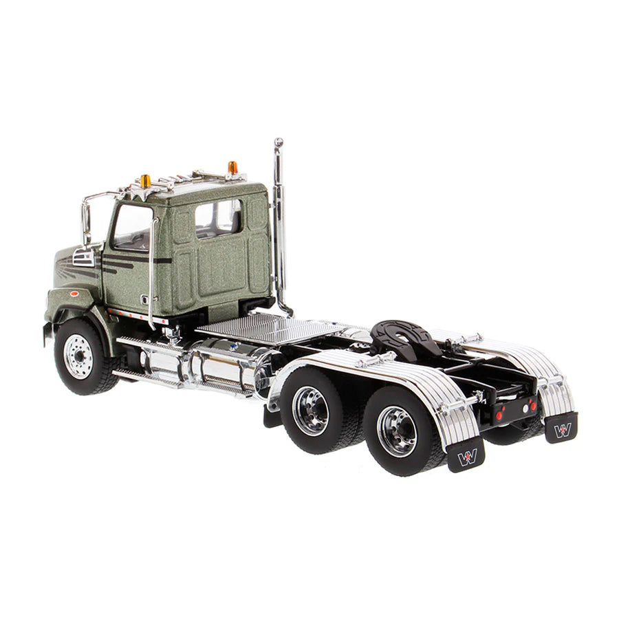 1/50 Western Star 4700 SF Tandem Green 71038