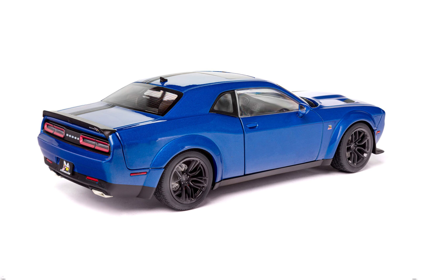 1/18 Dodge Challenger R/T Scat Pack Widebody Blue 2023